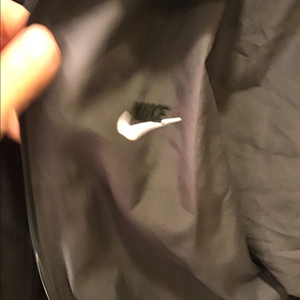Nike Rain Cost/wind breaker. XL - Picture 4 of 5
